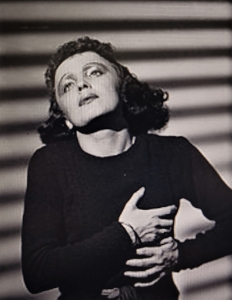 Édith Piaf en 1939 (photo studio Harcourt)