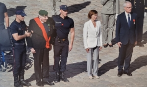 Remise de la fouragère de l'Ordre de la Libération